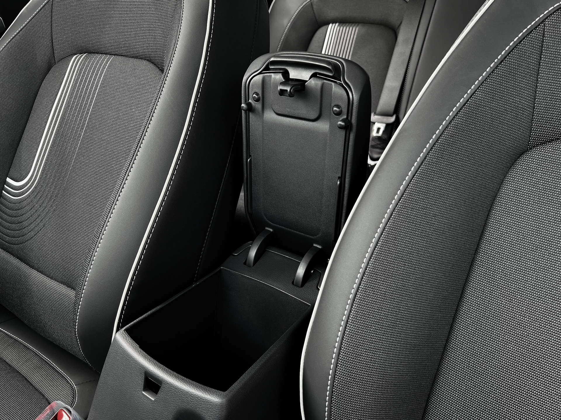 2025 Hyundai VENUE Vehicle Photo in Peoria, IL 61615