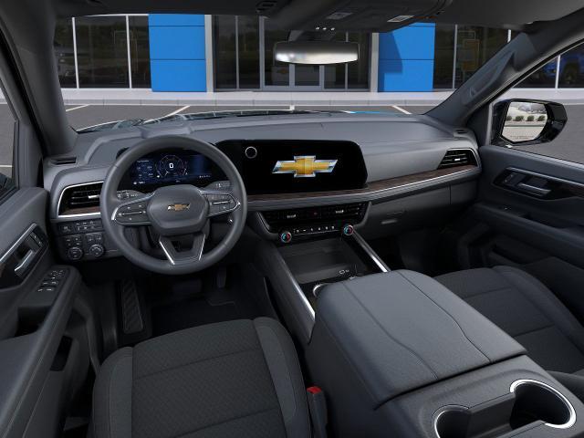 2025 Chevrolet Suburban Vehicle Photo in Roslyn, NY 11576
