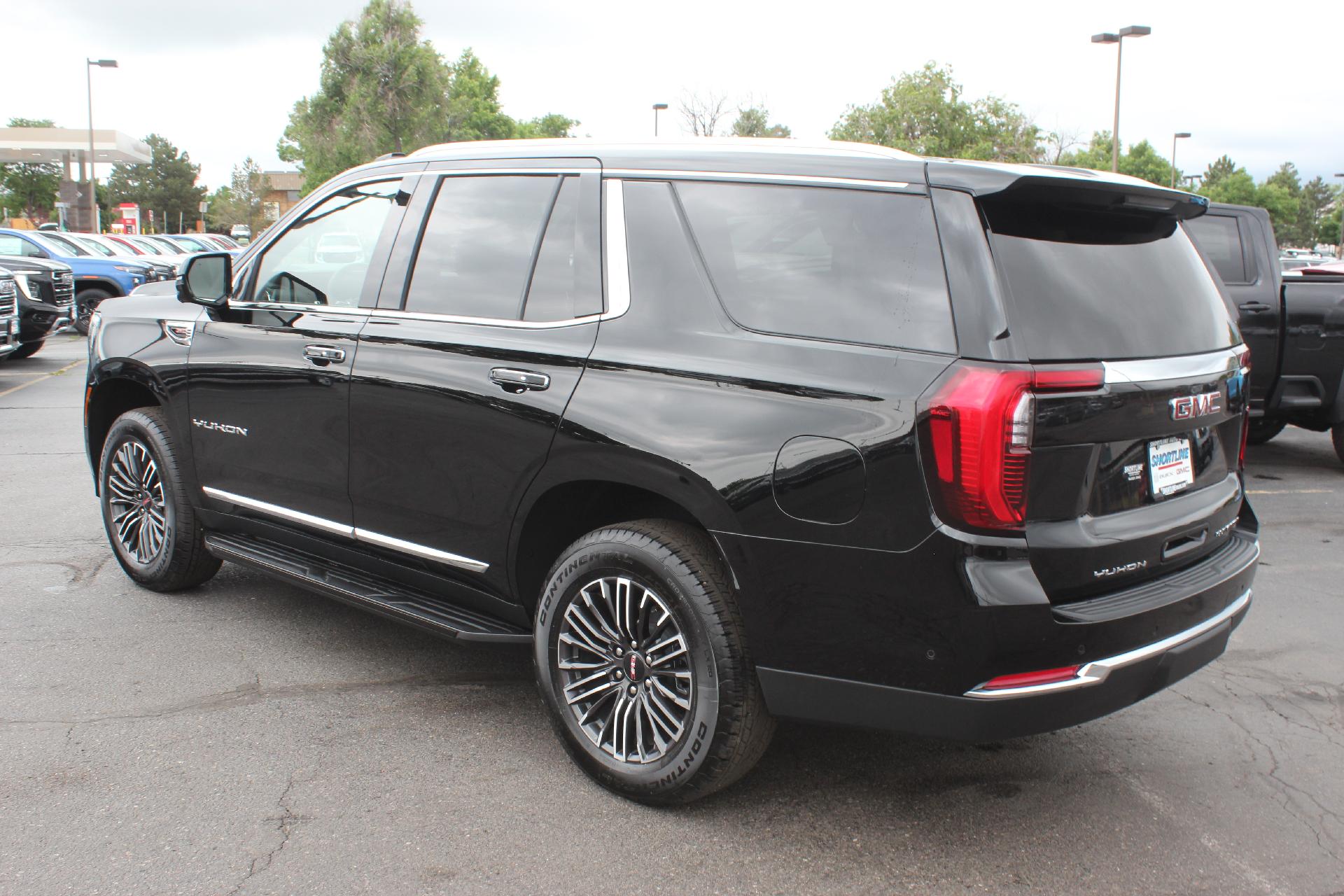 2025 GMC Yukon Vehicle Photo in AURORA, CO 80012-4011
