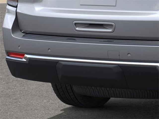 2025 Chevrolet Suburban Vehicle Photo in ENGLEWOOD, CO 80113-6708