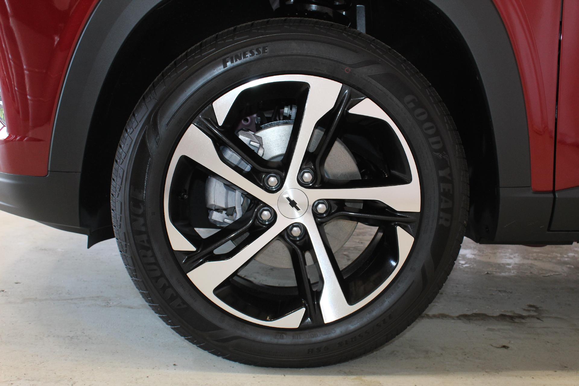 2025 Chevrolet Trax Vehicle Photo in NORTHAMPTON, MA 01060-1120