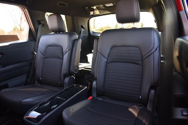 2025 Nissan Pathfinder Vehicle Photo in Ballwin, MO 63011