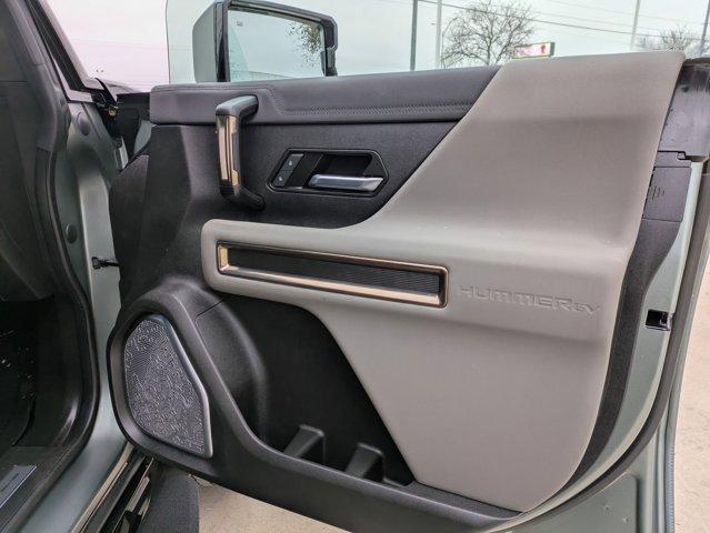 2024 GMC HUMMER EV SUV Vehicle Photo in SELMA, TX 78154-1459