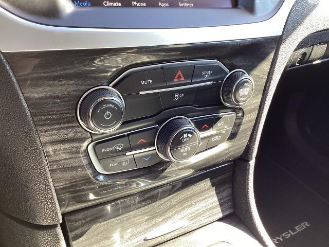 2022 Chrysler 300 Vehicle Photo in Gardner, MA 01440