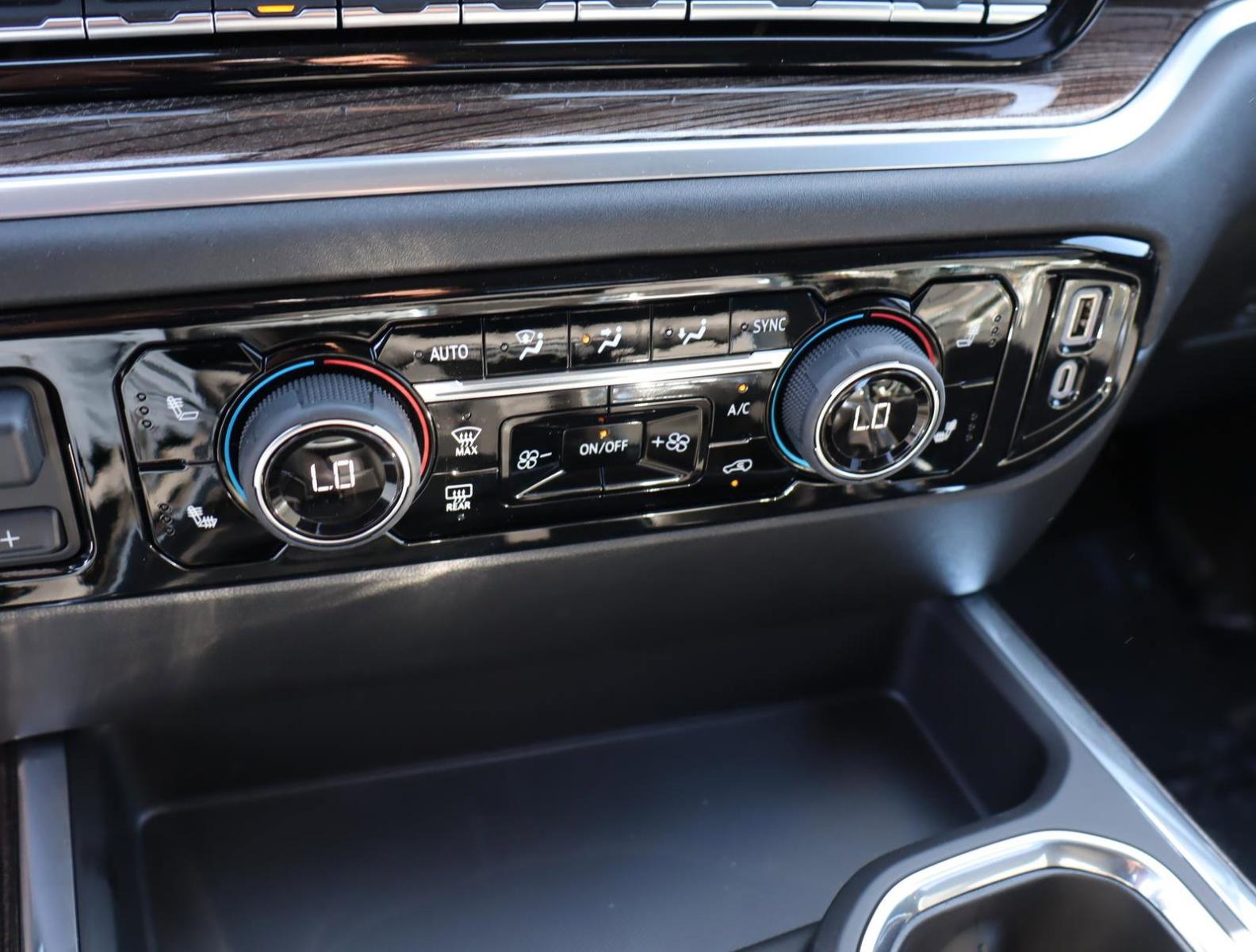 2025 Chevrolet Silverado 1500 Vehicle Photo in LOS ANGELES, CA 90007-3794