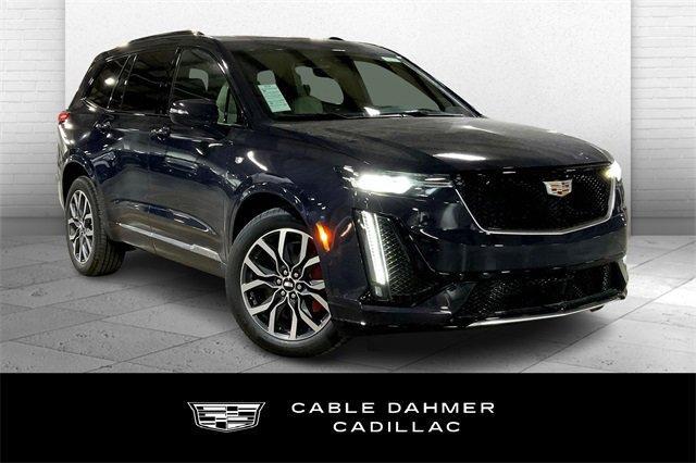 2025 Cadillac XT6 Vehicle Photo in KANSAS CITY, MO 64114-4545