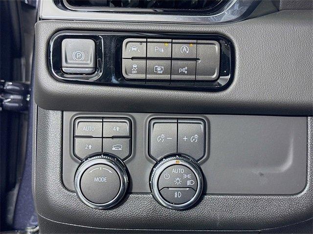 2025 GMC Yukon XL Vehicle Photo in PUYALLUP, WA 98371-4149