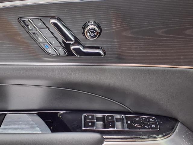 2025 Cadillac LYRIQ Vehicle Photo in San Antonio, TX 78230-1001