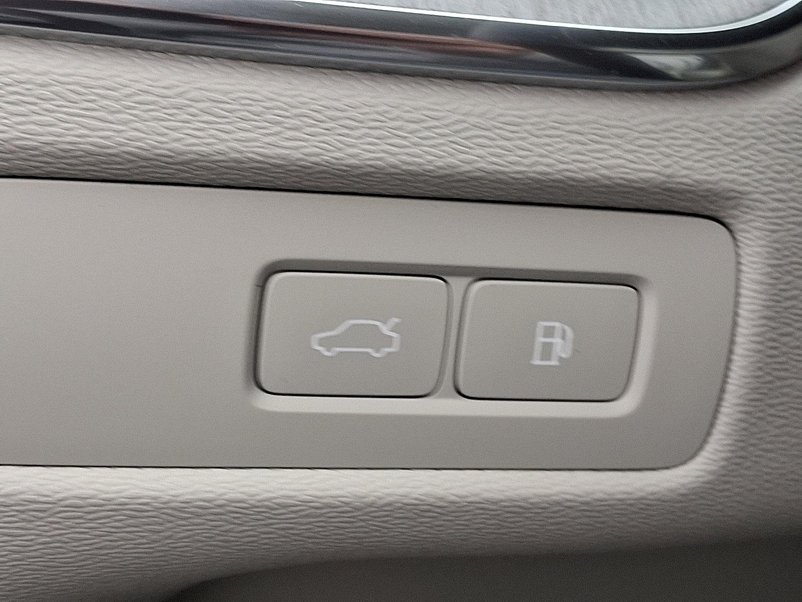 2025 Volvo XC60 Plug-In Hybrid Vehicle Photo in Trevose, PA 19053