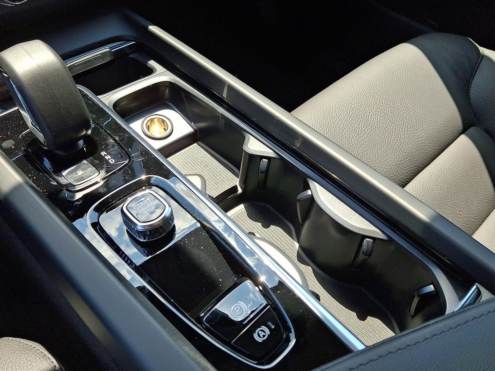 2025 Volvo XC60 Plug-In Hybrid Vehicle Photo in Trevose, PA 19053