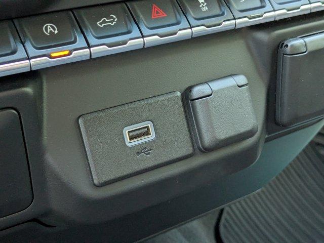 2020 Chevrolet Silverado 1500 Vehicle Photo in BRUNSWICK, GA 31525-1881