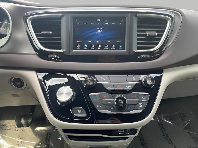 2018 Chrysler Pacifica Vehicle Photo in Oshkosh, WI 54904