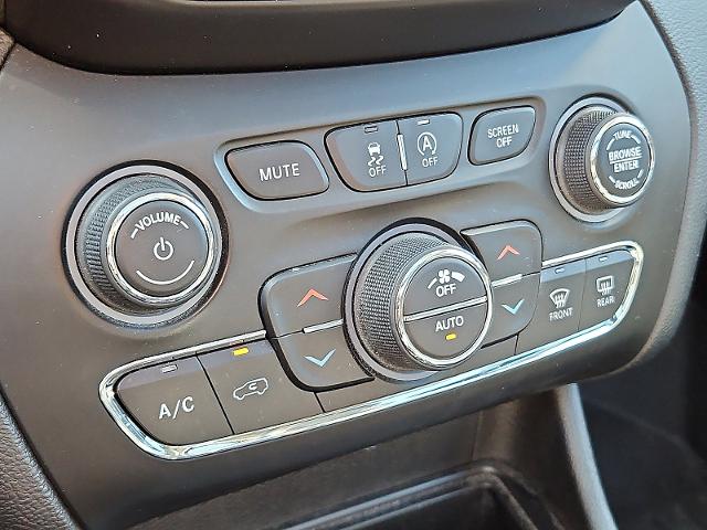2019 Jeep Cherokee Vehicle Photo in TREVOSE, PA 19053-4984