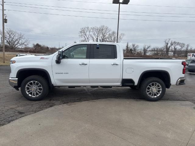 2025 Chevrolet Silverado 3500 HD Vehicle Photo in MANHATTAN, KS 66502-5036