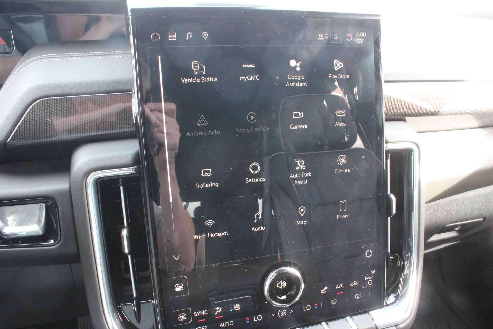 2025 GMC Yukon XL Vehicle Photo in AURORA, CO 80012-4011