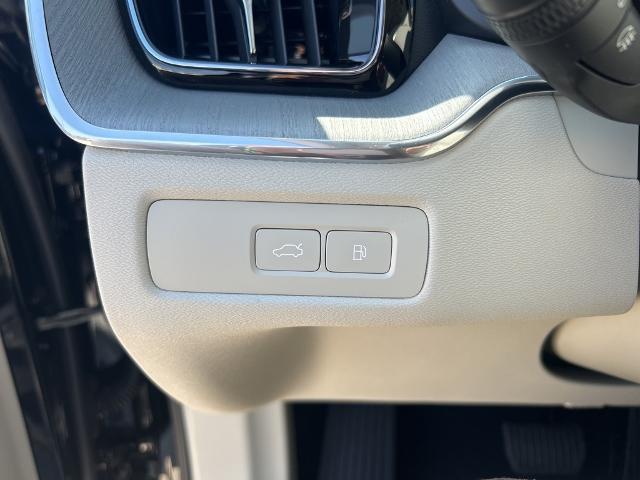 2025 Volvo XC60 Plug-In Hybrid Vehicle Photo in Grapevine, TX 76051