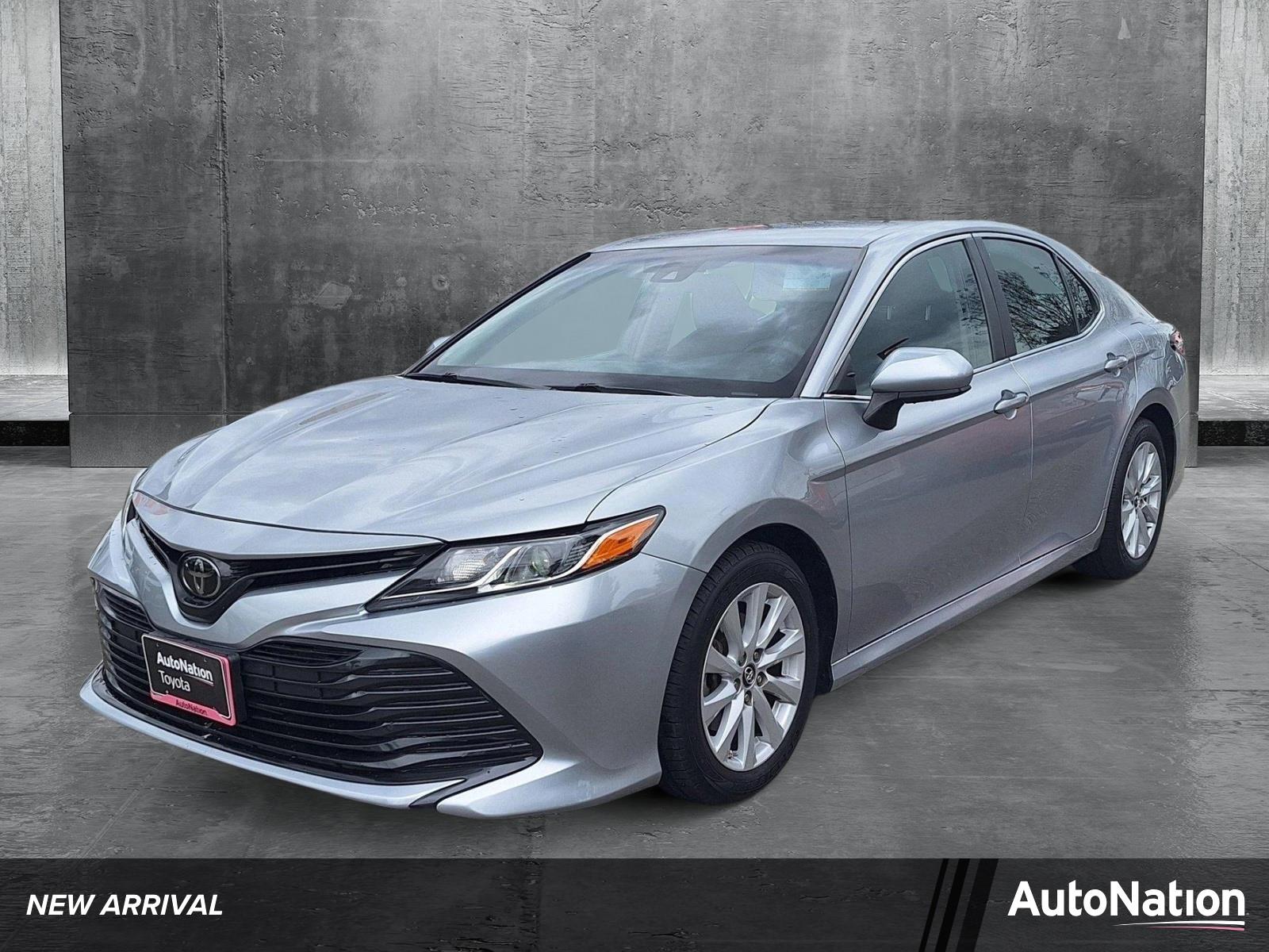 2018 Toyota Camry Vehicle Photo in Valencia, CA 91355