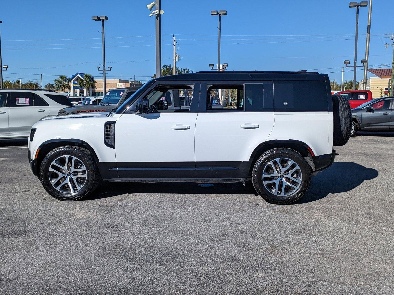 2024 Land Rover Defender Vehicle Photo in Tampa, FL 33614