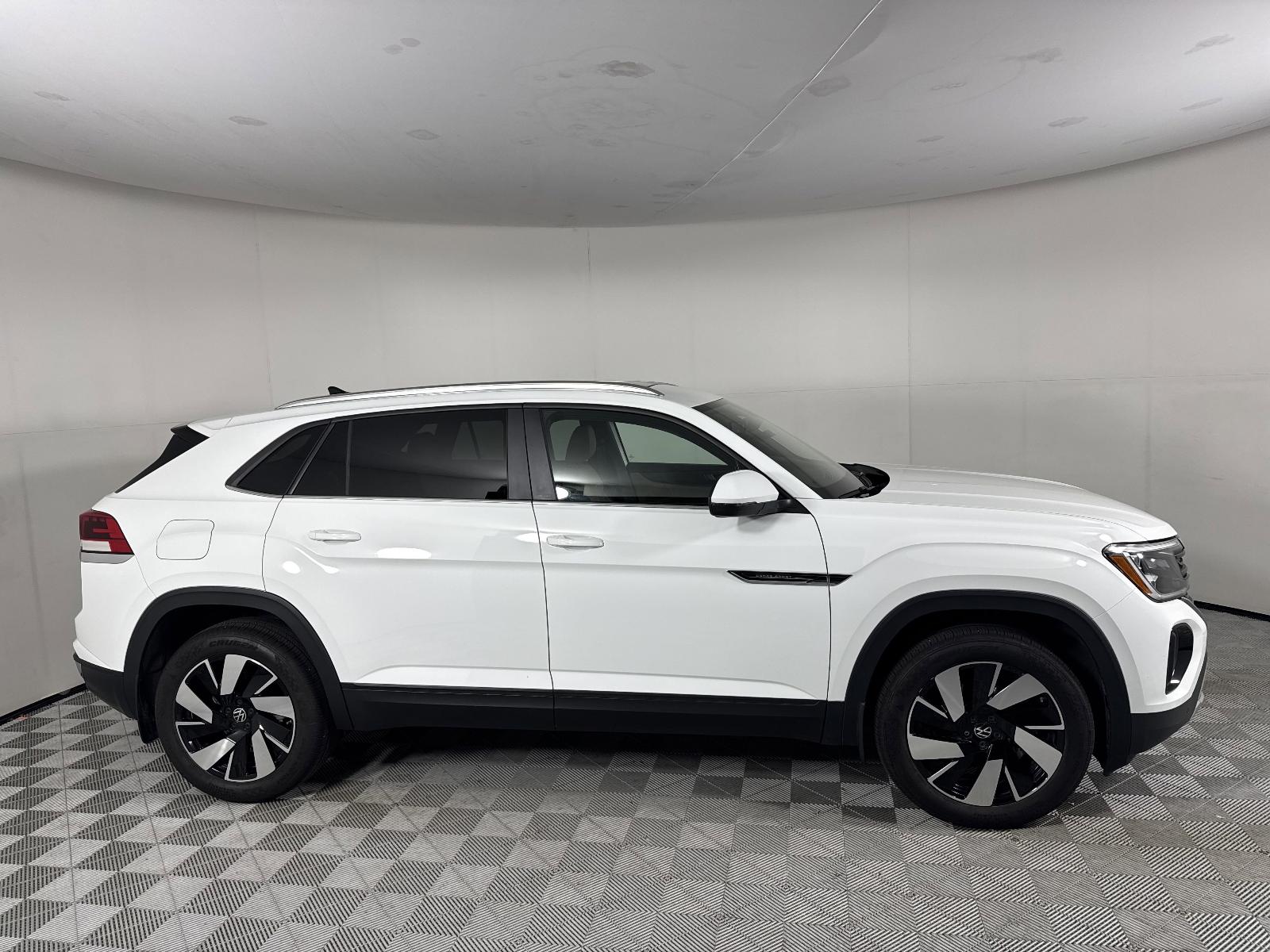2024 Volkswagen Atlas Cross Sport Vehicle Photo in Georgetown, TX 78626