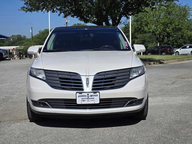 2017 Lincoln MKT Vehicle Photo in DENTON, TX 76210-9321