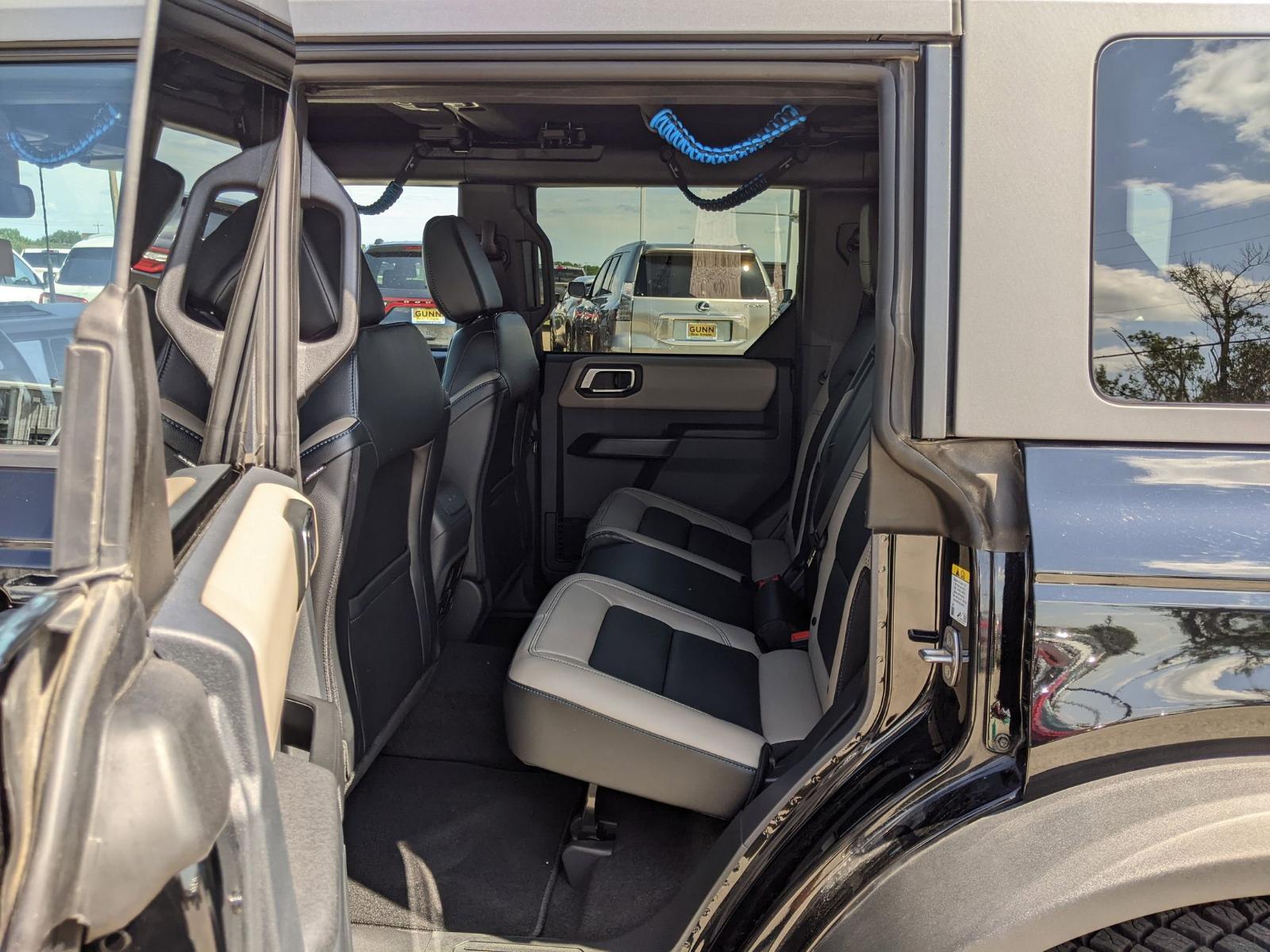 2024 Ford Bronco Vehicle Photo in Seguin, TX 78155
