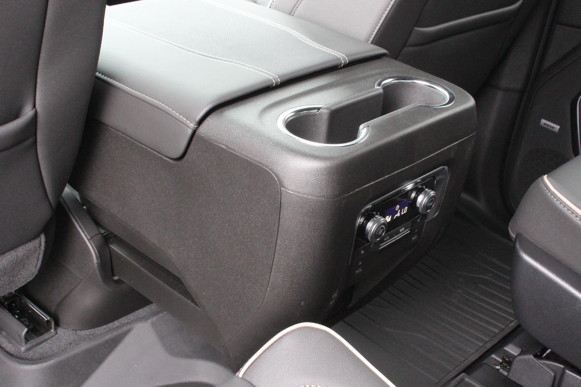 2025 GMC Yukon Vehicle Photo in AURORA, CO 80012-4011