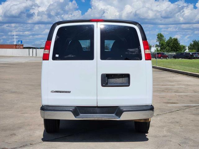 2015 Chevrolet Express Passenger Vehicle Photo in DENTON, TX 76210-9321