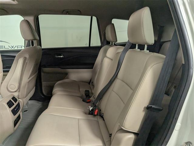 2016 Honda Pilot Vehicle Photo in ENGLEWOOD, CO 80113-6708