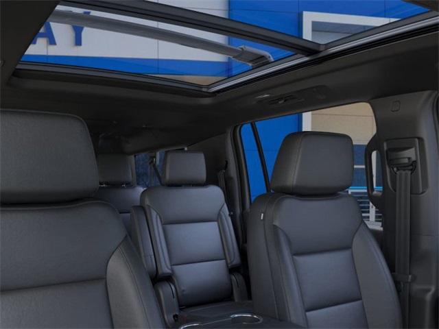 2025 Chevrolet Suburban Vehicle Photo in ENGLEWOOD, CO 80113-6708