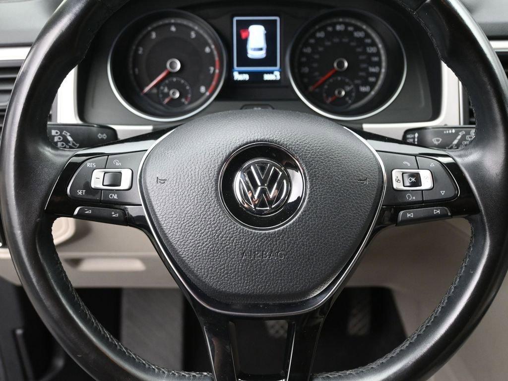 2018 Volkswagen Atlas Vehicle Photo in Marion, IA 52302