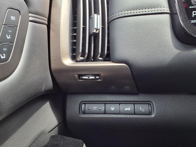 2025 Nissan Pathfinder Vehicle Photo in Oshkosh, WI 54904