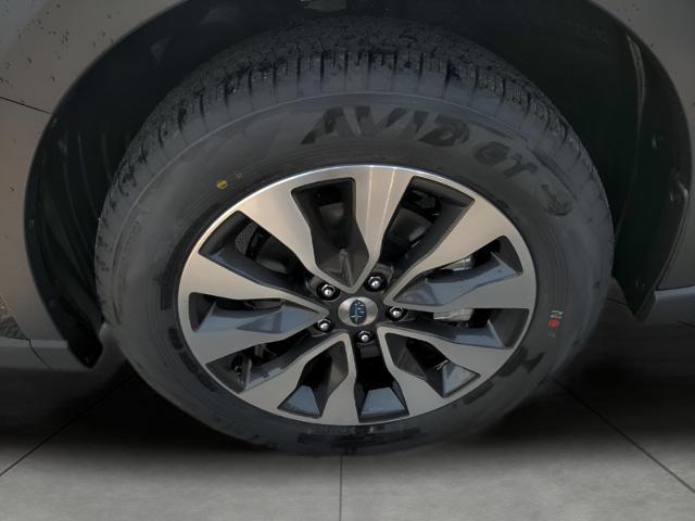 2025 Subaru Outback Vehicle Photo in Green Bay, WI 54304
