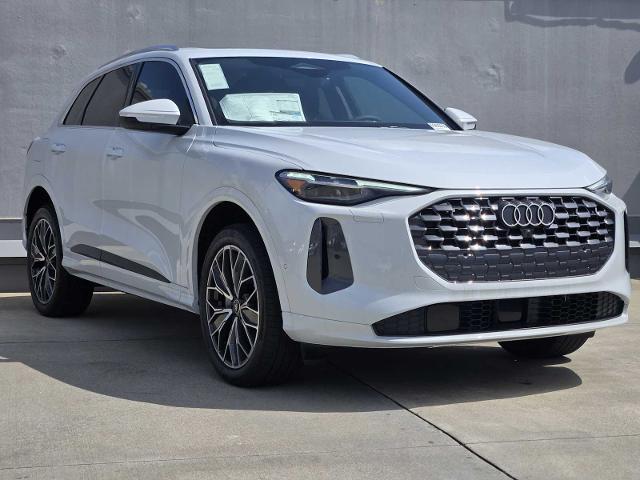 2025 Audi Q5 Vehicle Photo in SUGAR LAND, TX 77478