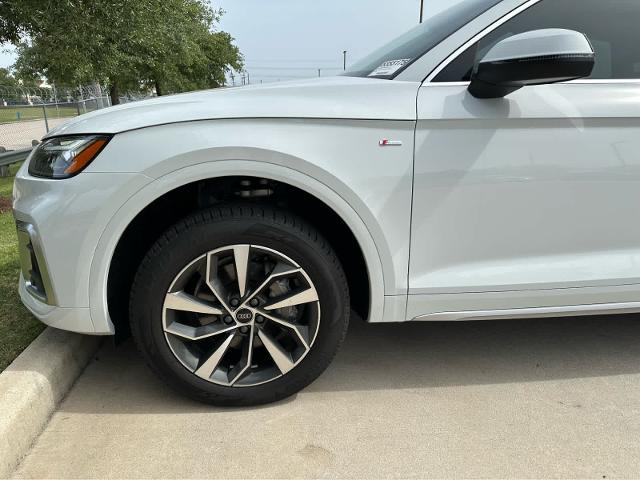 2025 Audi Q5 Vehicle Photo in HOUSTON, TX 77090
