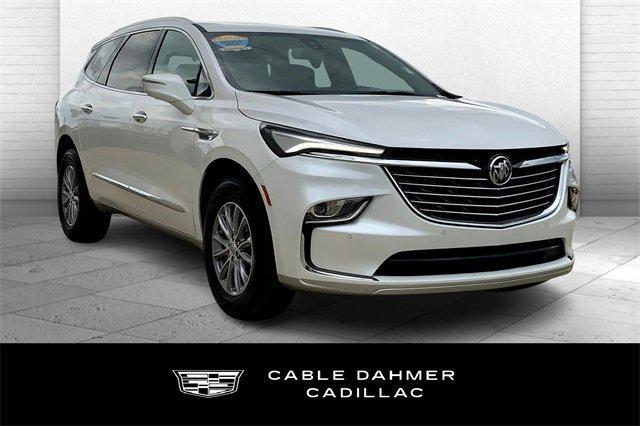 2024 Buick Enclave Vehicle Photo in TOPEKA, KS 66609-0000