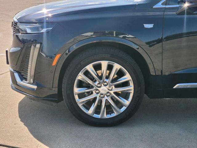 2022 Cadillac XT6 Vehicle Photo in DENTON, TX 76210-9321