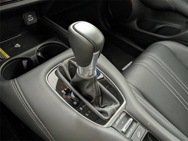 2024 Honda HR-V Vehicle Photo in ENGLEWOOD, CO 80113-6708