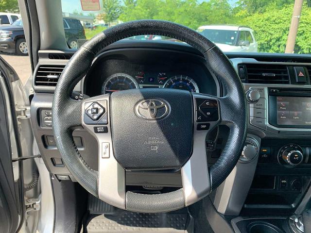 2015 Toyota 4Runner Vehicle Photo in MOON TOWNSHIP, PA 15108-2571