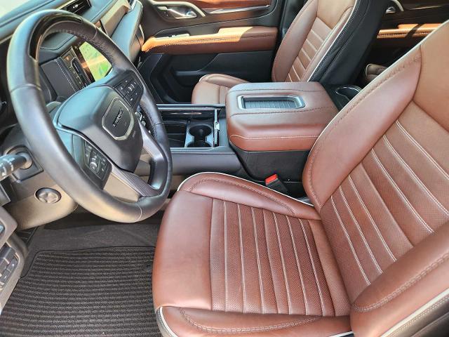 2023 GMC Yukon XL Vehicle Photo in DENTON, TX 76210-9321