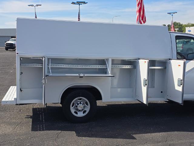 2025 Chevrolet Express Commercial Cutaway Vehicle Photo in INDEPENDENCE, MO 64055-1314