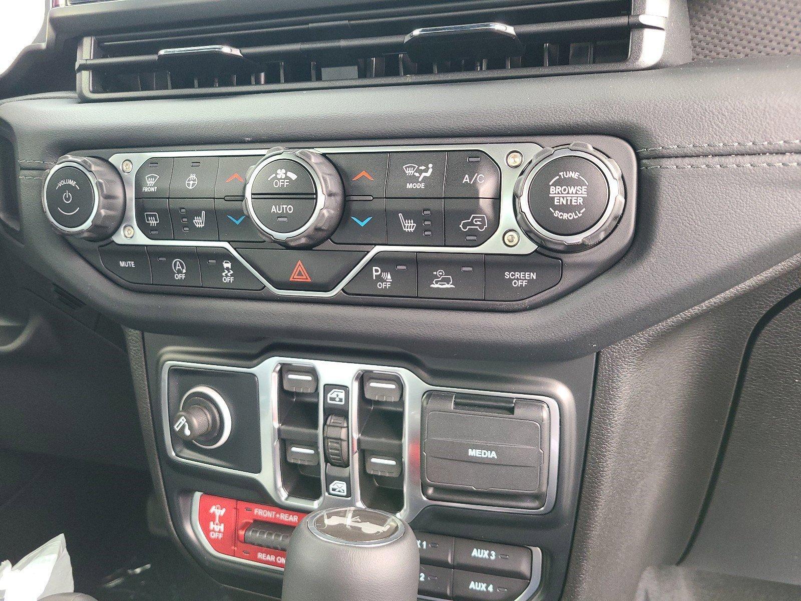 2024 Jeep Wrangler Vehicle Photo in Mechanicsburg, PA 17050-1707