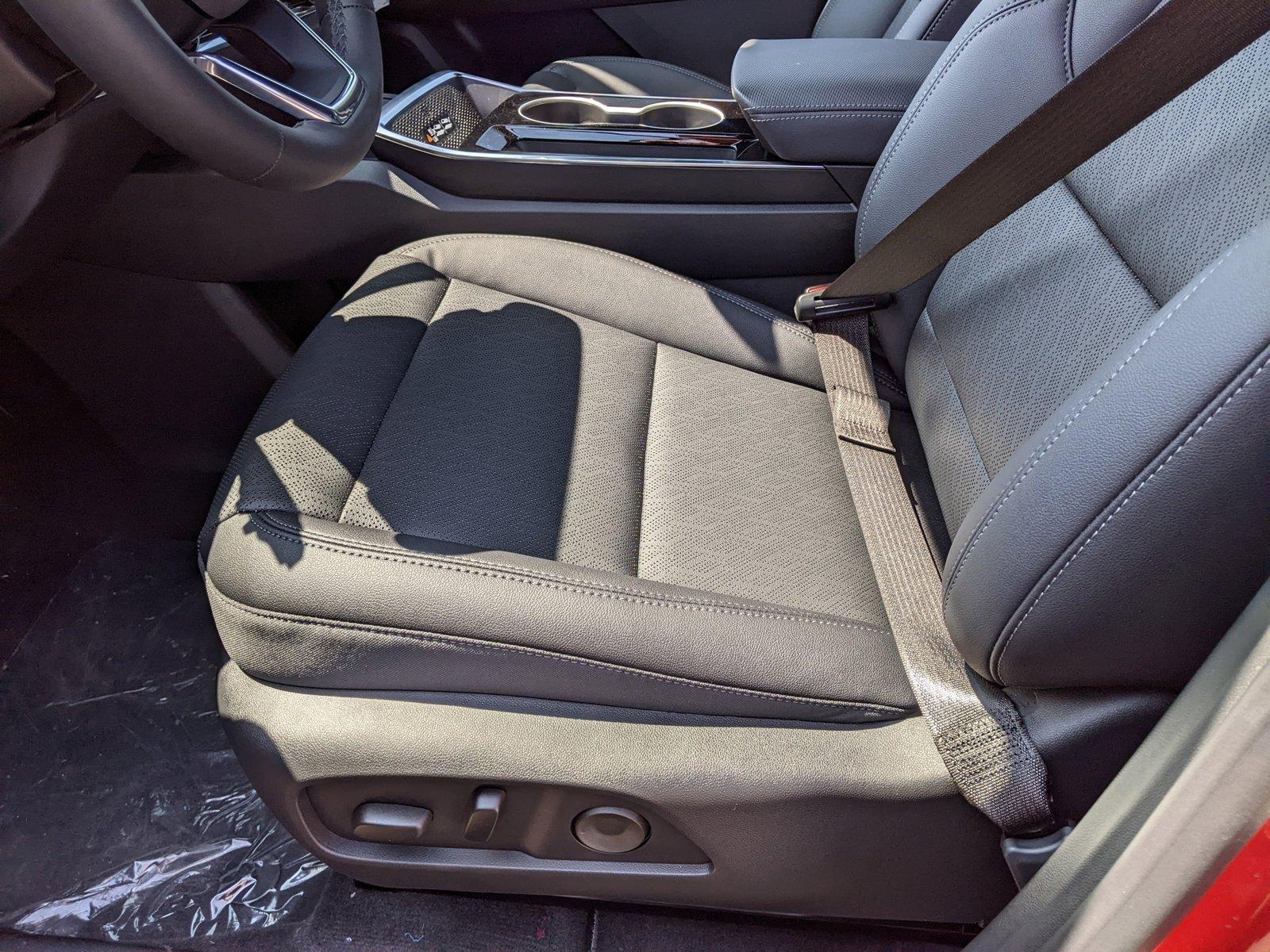 2025 Chevrolet Equinox Vehicle Photo in LAUREL, MD 20707-4697