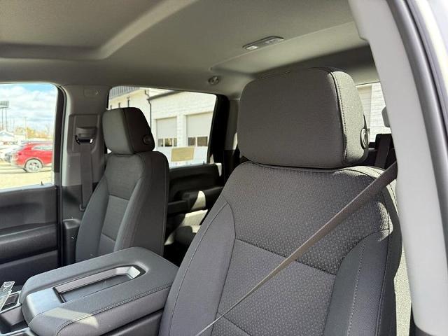 2025 GMC Sierra 3500HD Vehicle Photo in CHICOPEE, MA 01020-5001