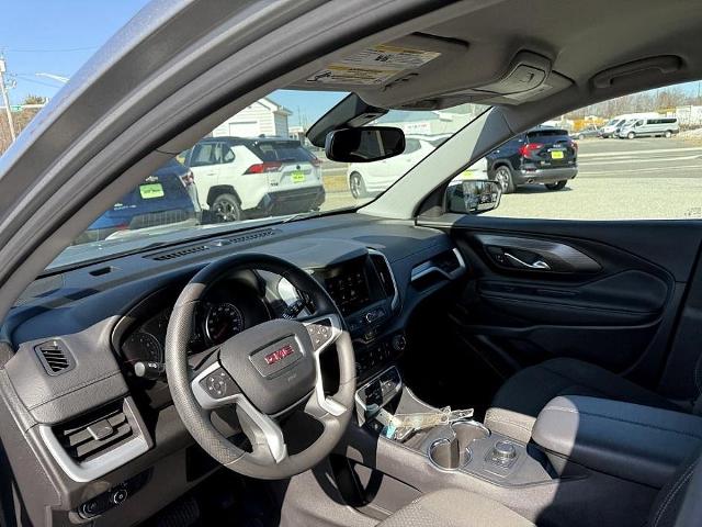 2024 GMC Terrain Vehicle Photo in CHICOPEE, MA 01020-5001