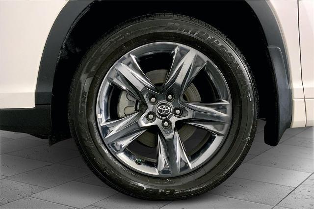 2019 Toyota Highlander Vehicle Photo in Lees Summit, MO 64086
