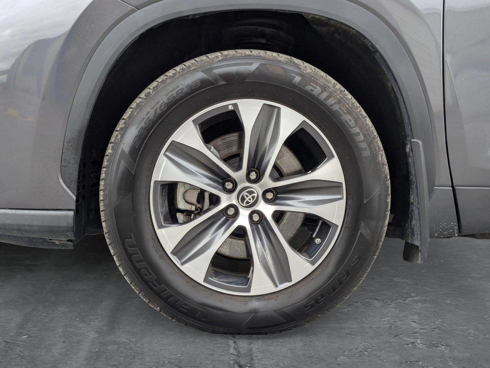 2022 Toyota Highlander Vehicle Photo in Spokane Valley, WA 99212