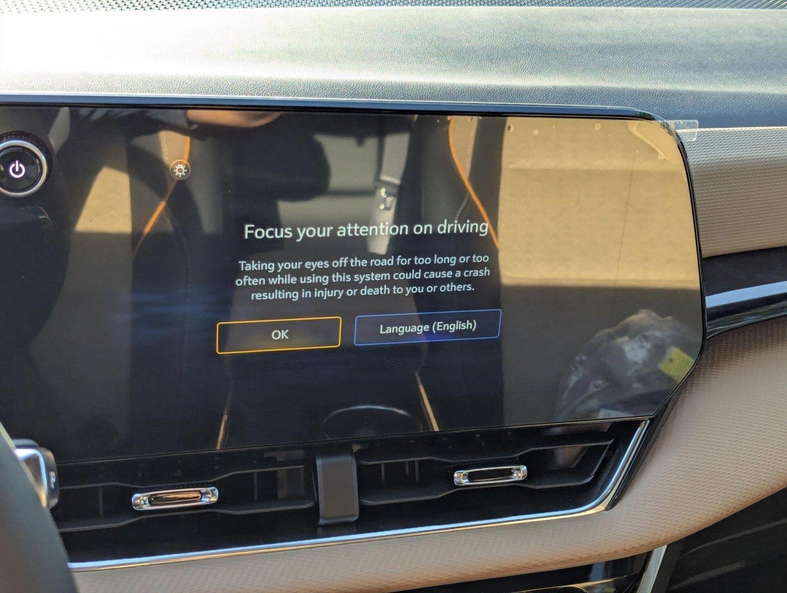 2025 Chevrolet Equinox Vehicle Photo in GREENACRES, FL 33463-3207