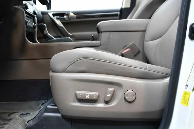 2023 Lexus GX 460 Vehicle Photo in DALLAS, TX 75235