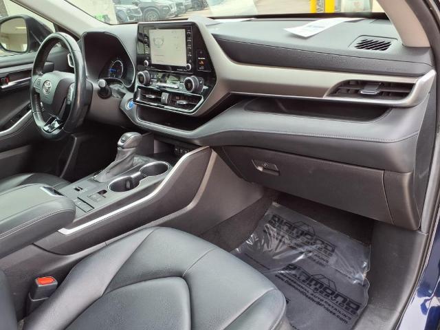 2021 Toyota Highlander Vehicle Photo in Tampa, FL 33612