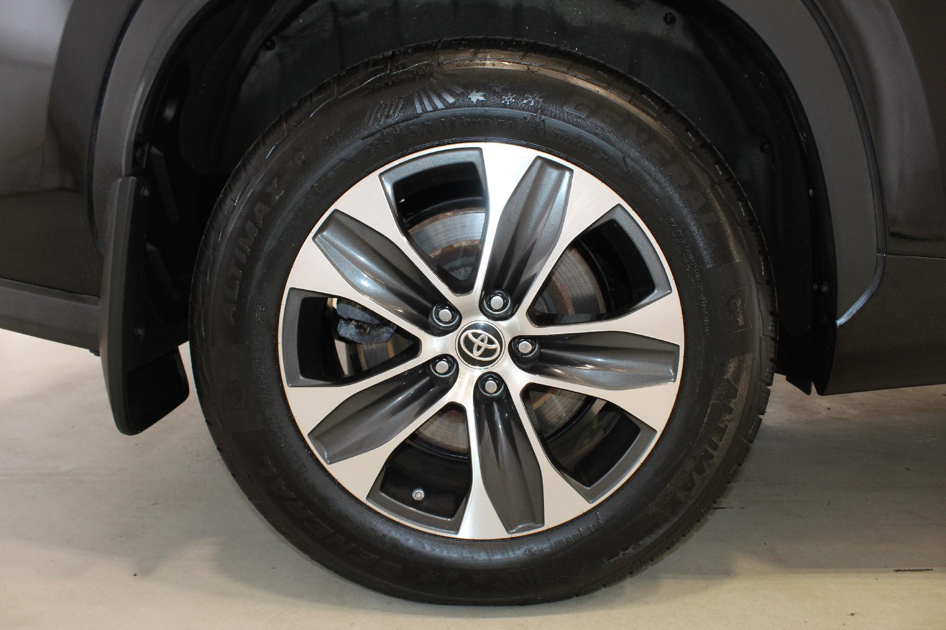 2022 Toyota Highlander Vehicle Photo in NORTHAMPTON, MA 01060-1120